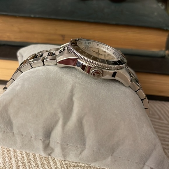 Mercedes Benz Watch🎄 - Picture 7 of 9